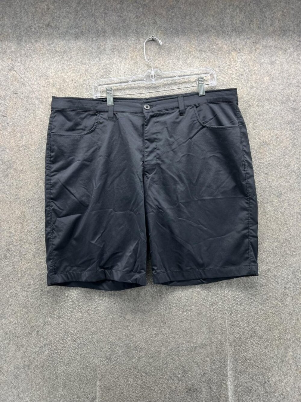 Under Armour HeatGear Shorts Mens 42 Black Golf Athletic Microfiber 10 Inseam